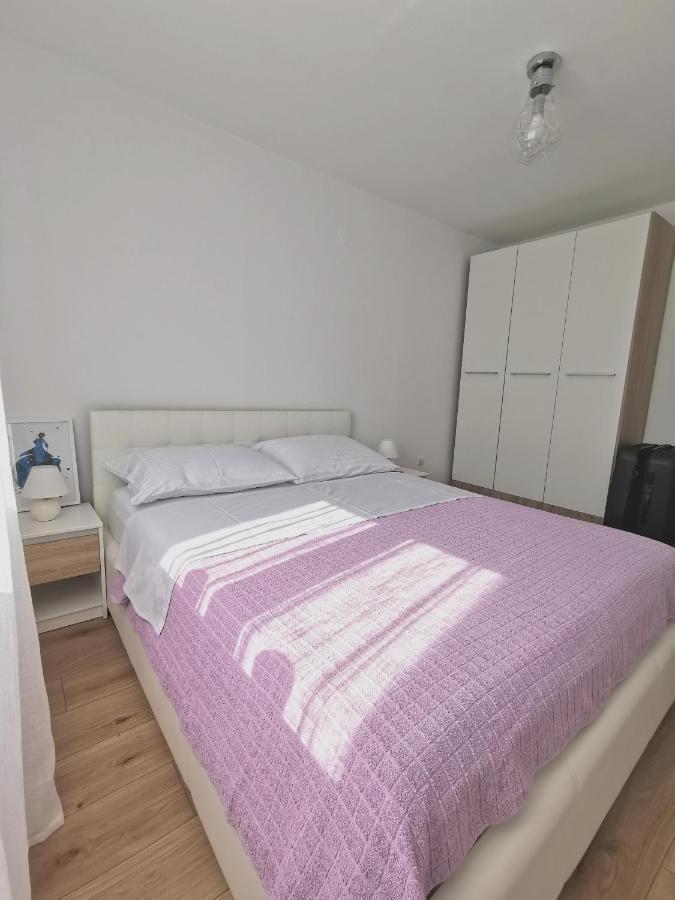 Ulike I Pini Apartment Pula Bagian luar foto