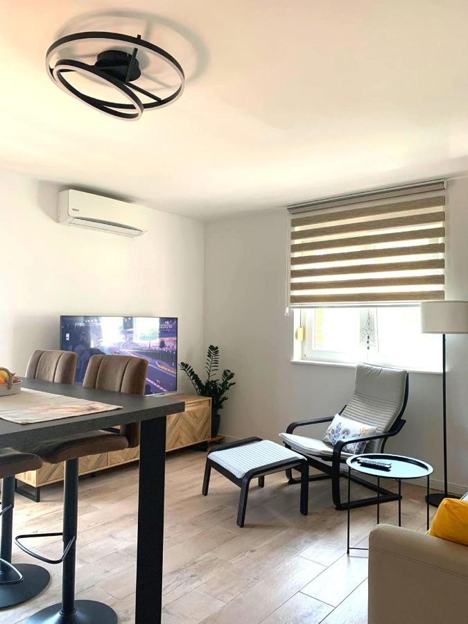 Ulike I Pini Apartment Pula Bagian luar foto