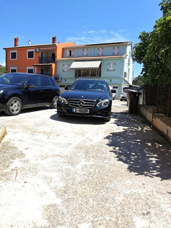 Ulike I Pini Apartment Pula Bagian luar foto